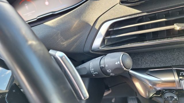 PEUGEOT 3008 usata, con Bracciolo