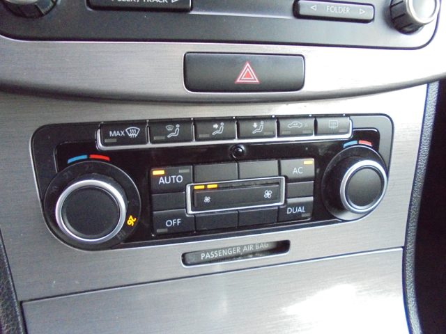 VOLKSWAGEN Passat usata 20