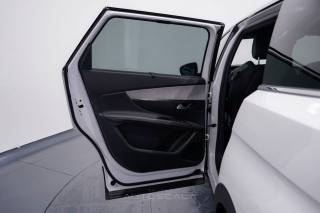 PEUGEOT 5008 usata, con Autoradio digitale