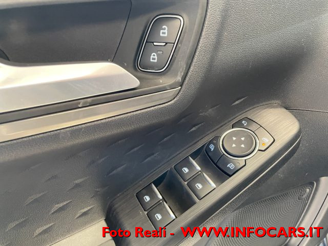 FORD Kuga usata, con Bracciolo