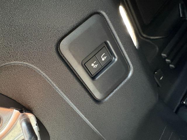 LAND ROVER Defender usata, con Monitoraggio pressione pneumatici