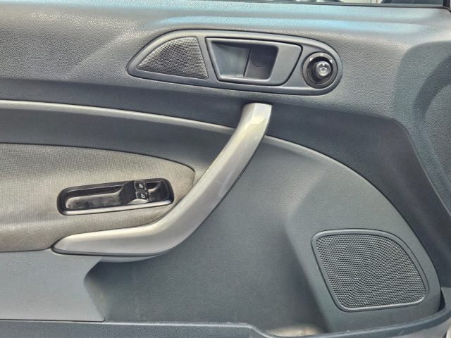FORD Fiesta usata, con Lettore CD