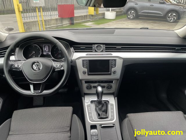 VOLKSWAGEN Passat Variant usata, con Sensori di parcheggio posteriori