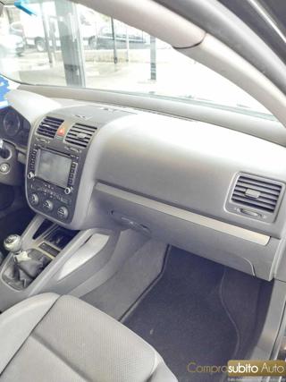 VOLKSWAGEN Golf usata, con Airbag testa