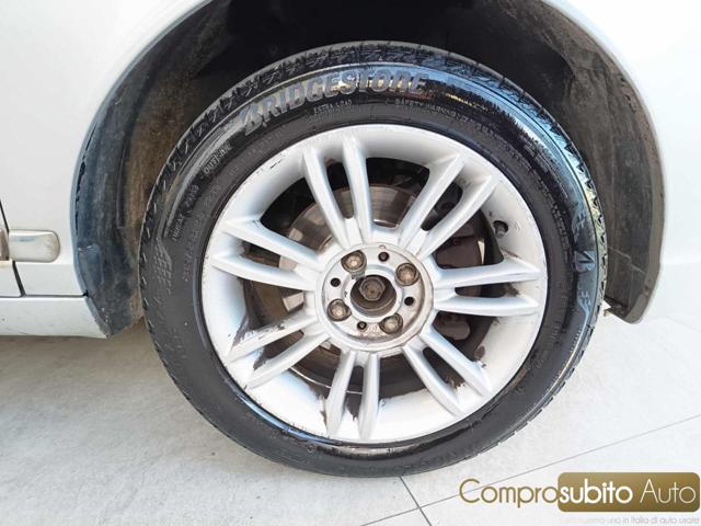 LANCIA Ypsilon usata, con Fendinebbia