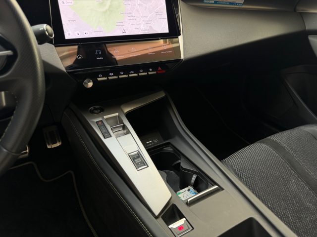 PEUGEOT 308 usata, con Climatizzatore automatico, 2 zone