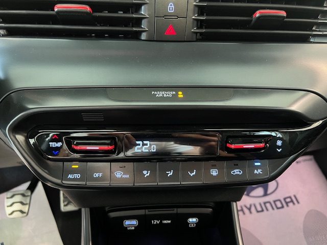 HYUNDAI i20 usata, con Sistema di navigazione