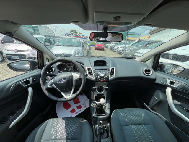 FORD Fiesta usata, con Autoradio