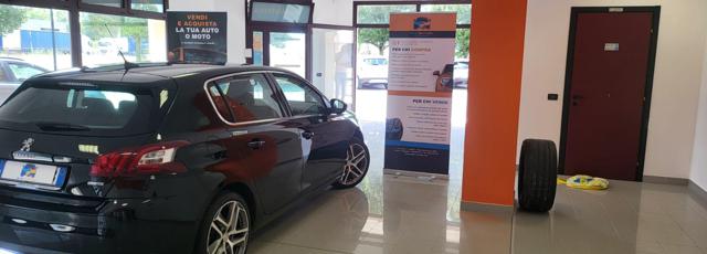 PEUGEOT 308 usata, con Alzacristalli elettrici