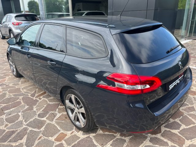 PEUGEOT 308 usata, con Airbag