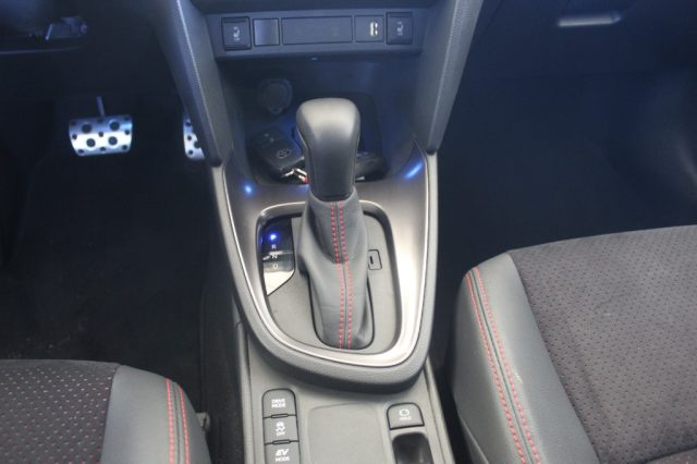 TOYOTA Yaris Cross usata, con Bracciolo