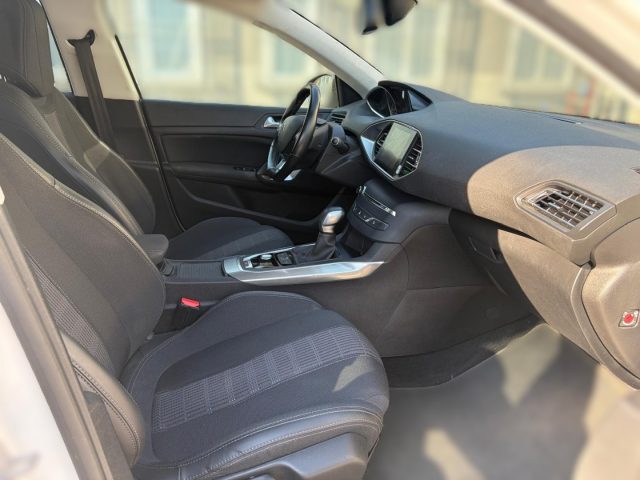 PEUGEOT 308 usata, con Autoradio