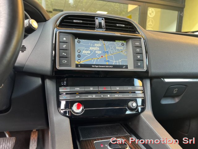 JAGUAR F-Pace usata, con Fari Xenon