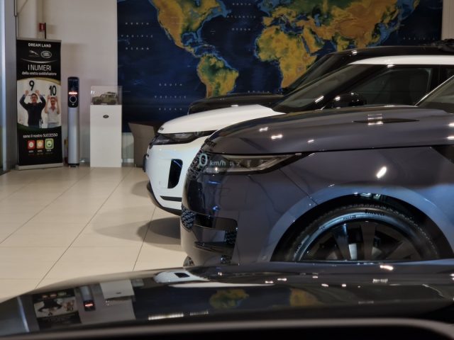 LAND ROVER Range Rover Evoque usata, con Sedile posteriore sdoppiato