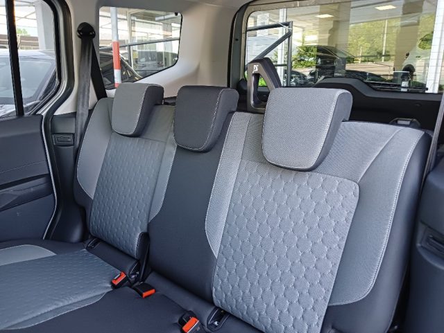 FORD Tourneo Courier usata, con Autoradio digitale