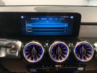 MERCEDES-BENZ GLB 180 usata, con Controllo elettronico della corsia