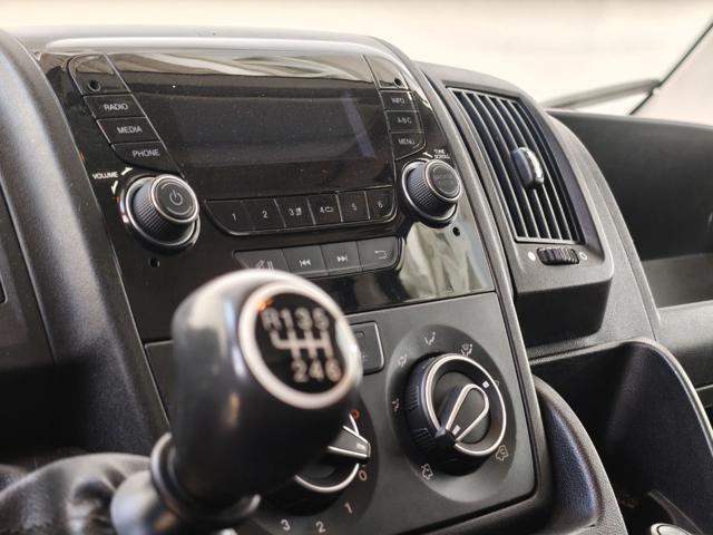 PEUGEOT Boxer usata, con Bluetooth
