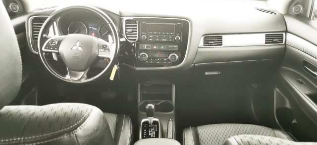 MITSUBISHI Outlander usata, con Controllo trazione