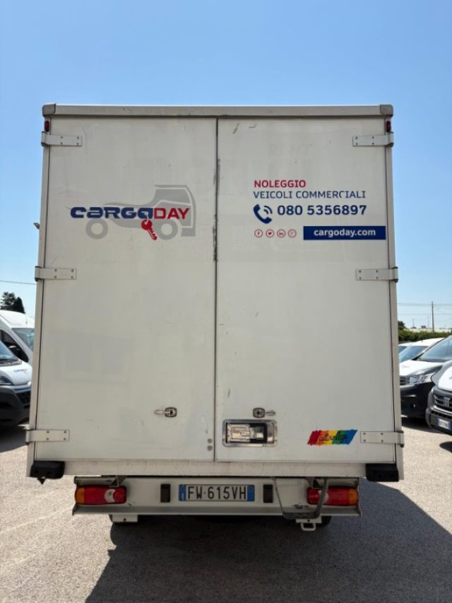PEUGEOT Boxer usata, con Autoradio