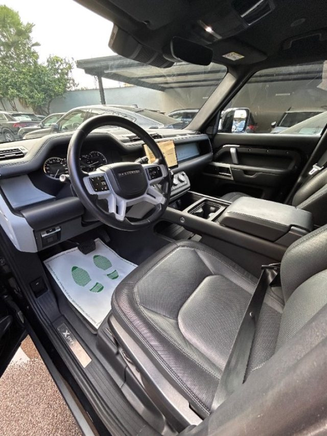 LAND ROVER Defender usata, con Cronologia tagliandi