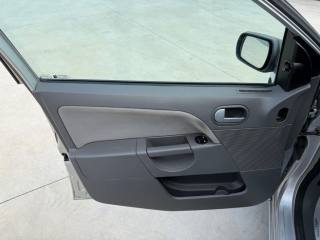 FORD Fiesta usata, con Specchietti laterali elettrici