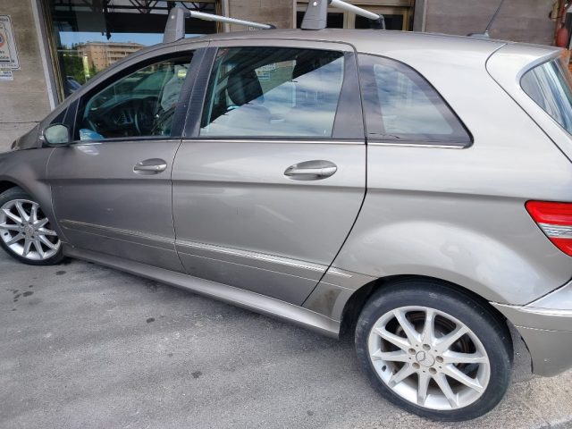 MERCEDES-BENZ B 180 usata, con Airbag