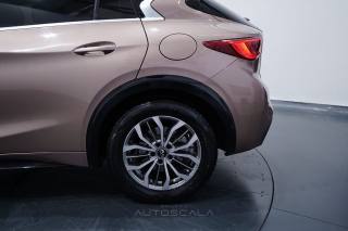 INFINITI Q30 usata, con Frenata d
