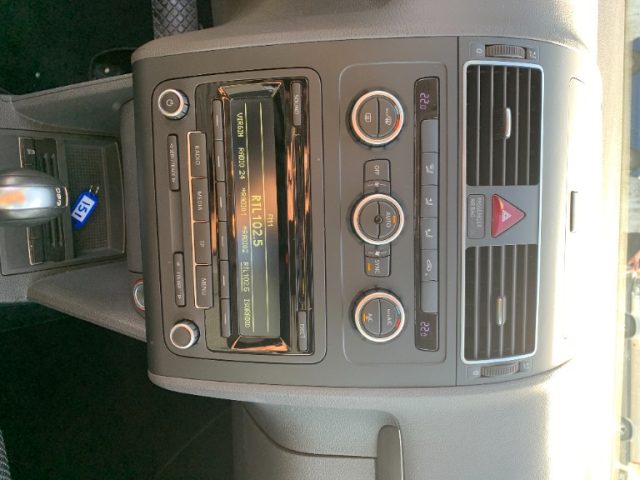 VOLKSWAGEN Touran usata, con ESP