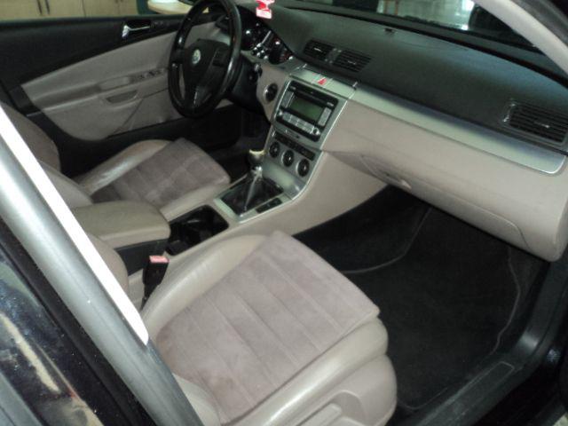 VOLKSWAGEN Passat usata, con Autoradio