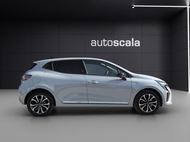 RENAULT Clio usata, con Boardcomputer