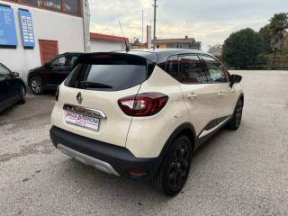 RENAULT Captur usata, con Autoradio