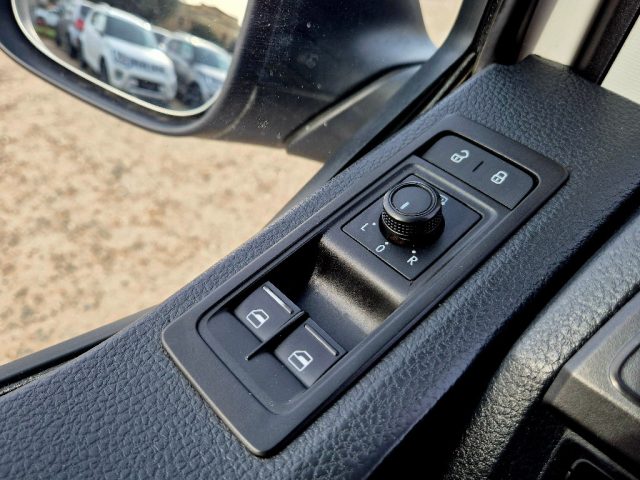 VOLKSWAGEN Transporter usata 17