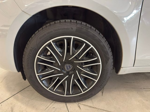 LANCIA Ypsilon usata, con Volante in pelle