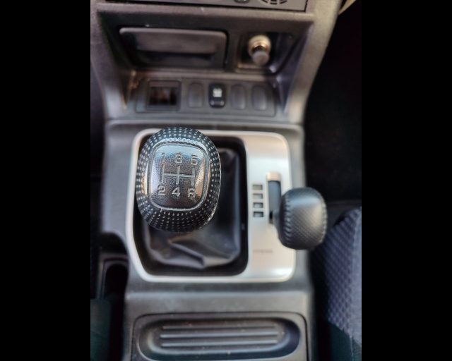 MITSUBISHI Pajero usata 21