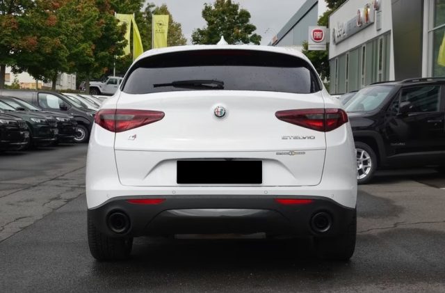 ALFA ROMEO Stelvio usata, con Alzacristalli elettrici