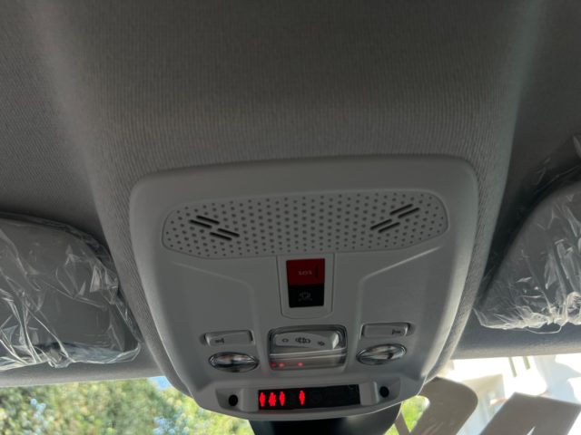 PEUGEOT 208 usata, con Touch screen