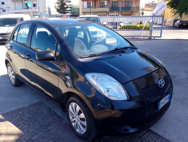 TOYOTA Yaris usata, con Airbag