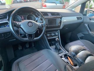 VOLKSWAGEN Touran usata, con Autoradio