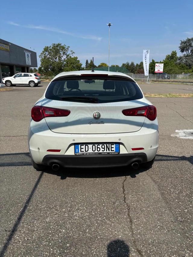 ALFA ROMEO Giulietta usata, con Autoradio