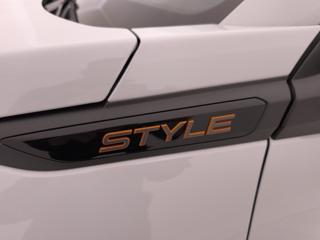 PEUGEOT 2008 usata, con Controllo automatico clima