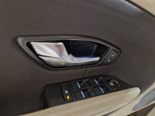 LAND ROVER Range Rover Evoque usata, con USB
