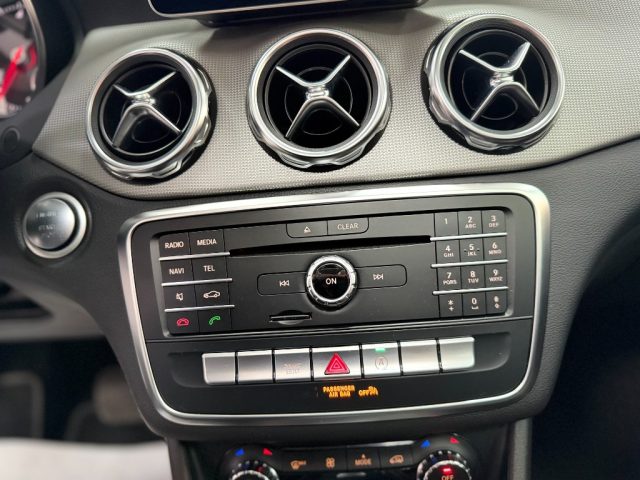 MERCEDES-BENZ GLA 200 usata, con Leve al volante