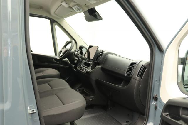 PEUGEOT Boxer usata, con Touch screen