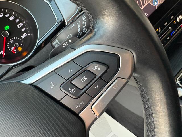 VOLKSWAGEN Passat Variant usata, con Touch screen