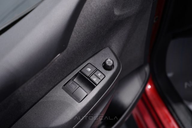 TOYOTA Yaris usata, con Fendinebbia
