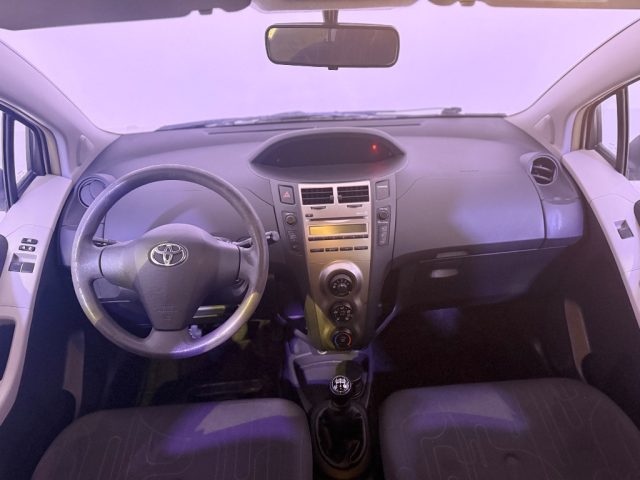 TOYOTA Yaris usata 10