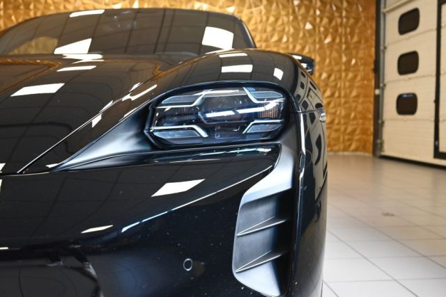 PORSCHE Taycan usata 14