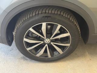 VOLKSWAGEN T-Roc usata, con Autoradio