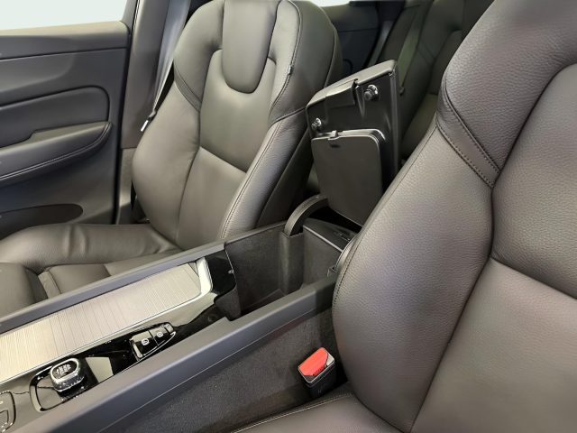 VOLVO XC60 usata, con Sensori di parcheggio posteriori