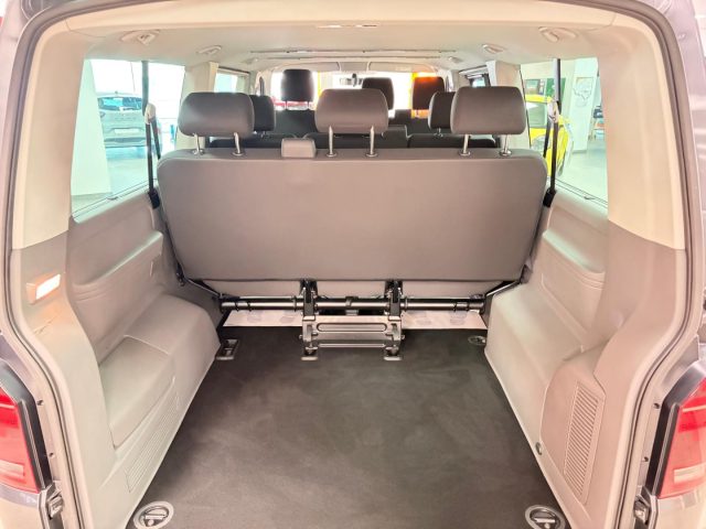 VOLKSWAGEN Caravelle usata, con Fari LED